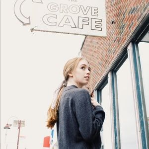 Meet your Posher, Lizzie